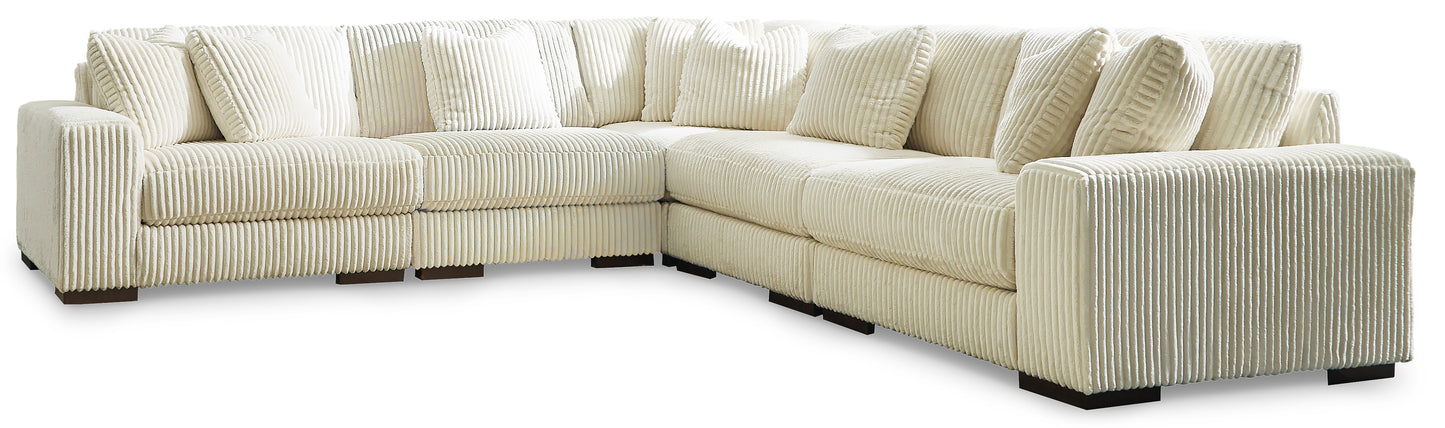 Lindyn Sectional