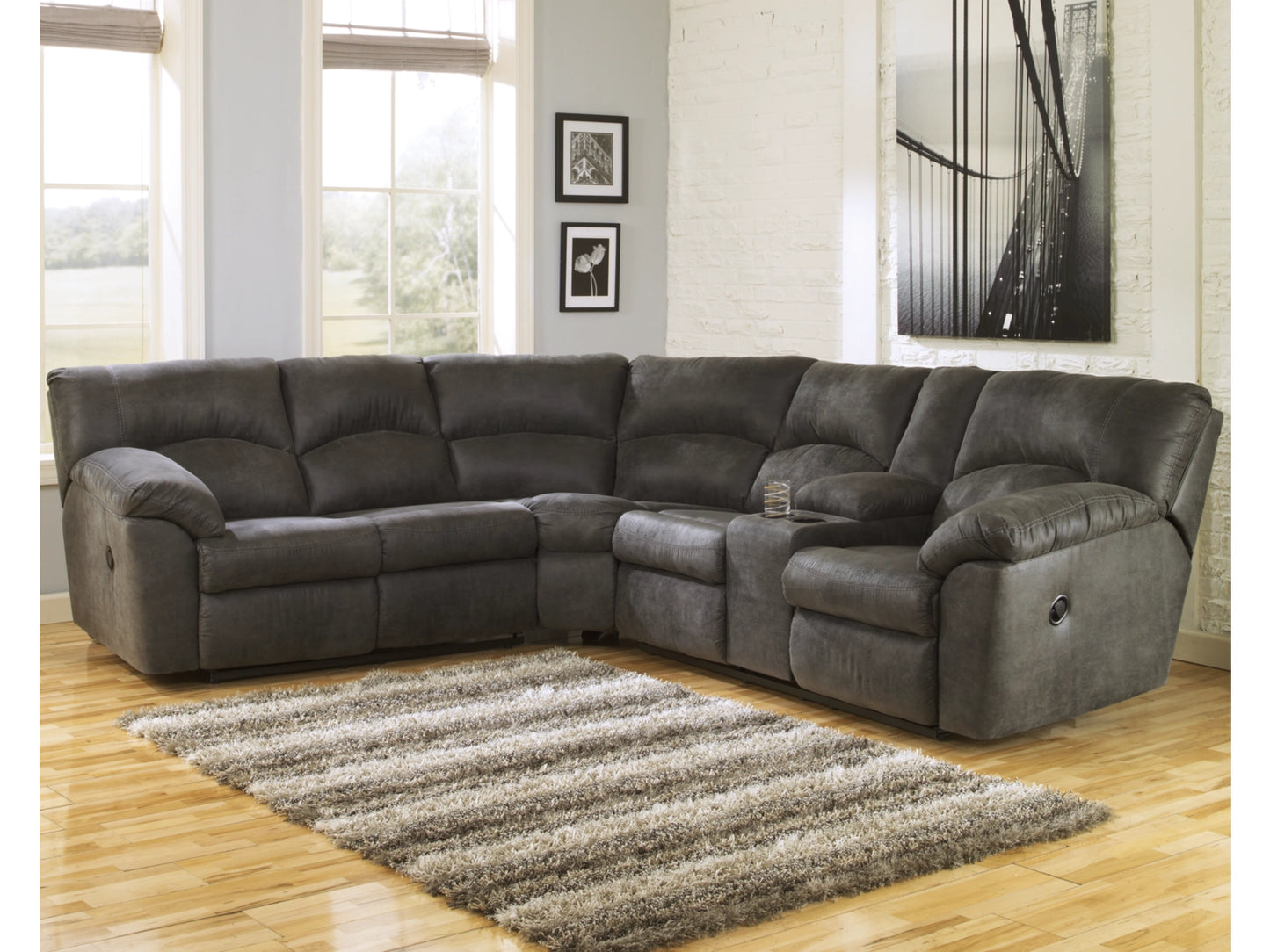 Tambo 2-Piece Manual Reclining Sectional