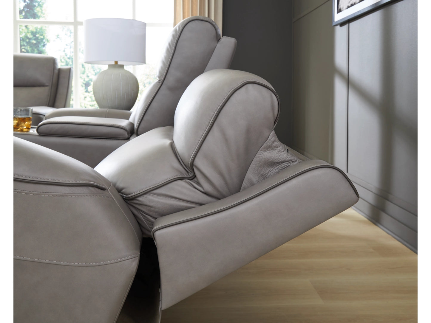 5Z-Relaxation Dual Power Leather Reclining Loveseat with Console - Coin
