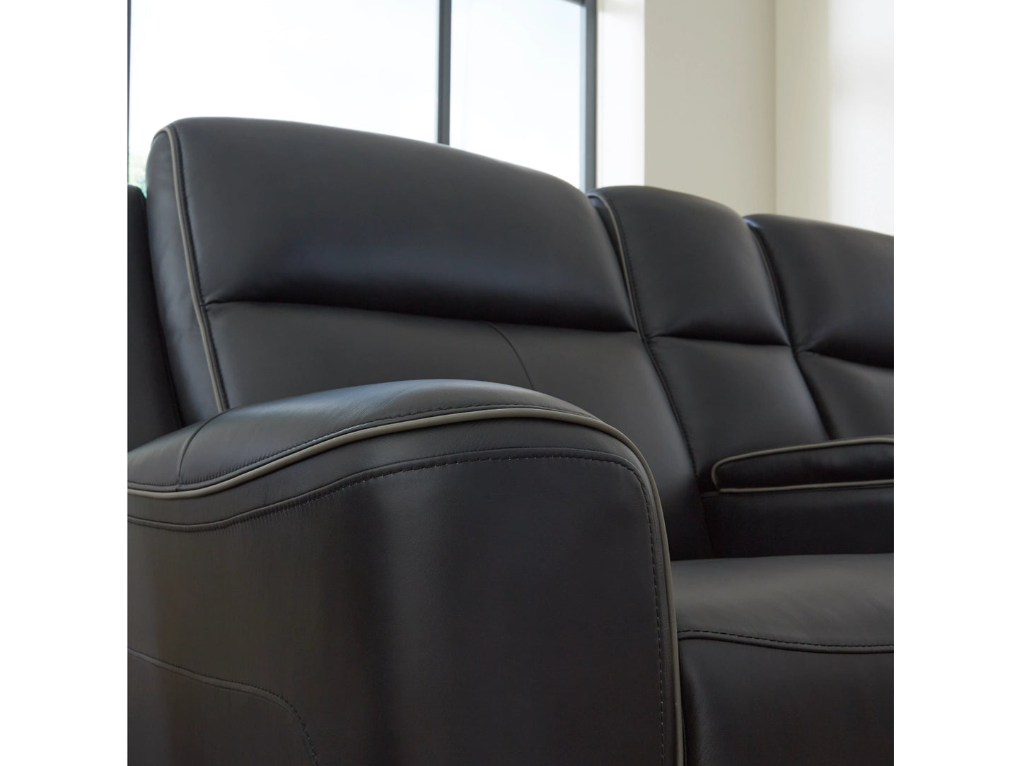 5Z-Relaxation Dual Power Leather Reclining Loveseat with Console - Onyx