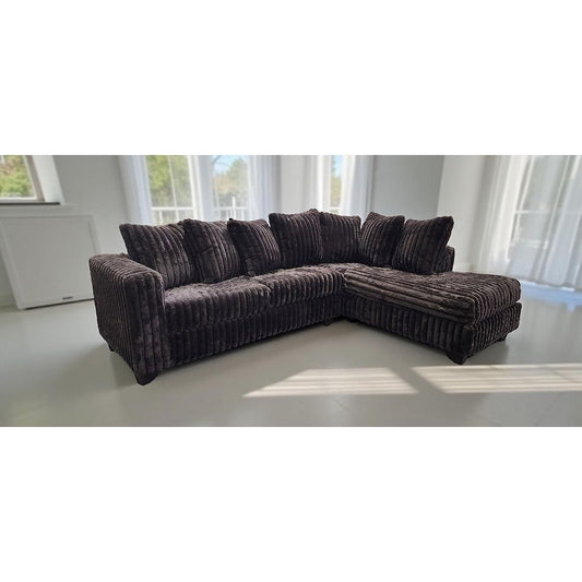Gia Sectional (Chocolate) Sectional