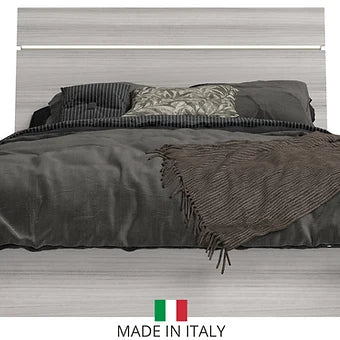 Mia Collection Bedroom Set