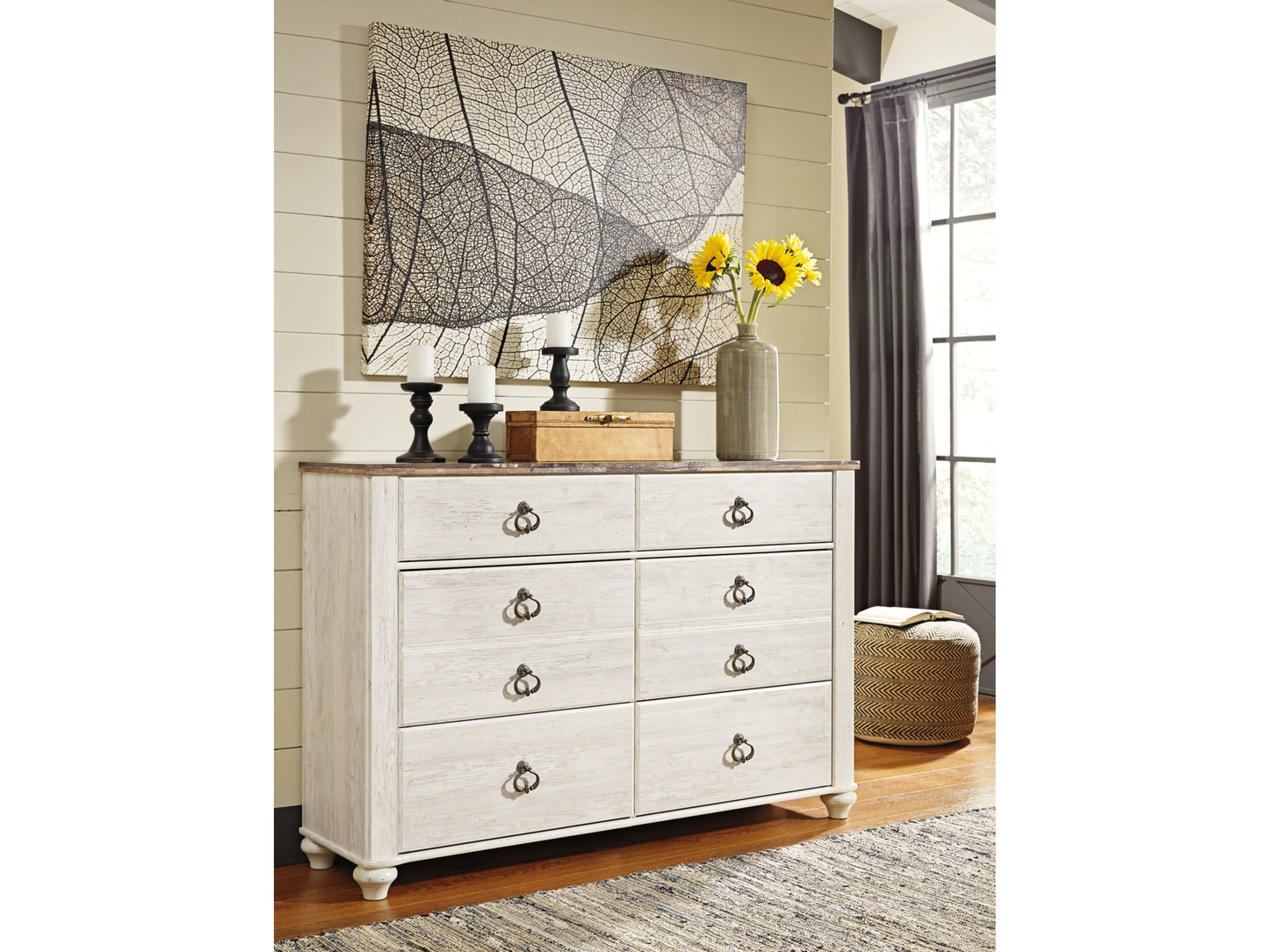 Willowton Panel Bed with Dresser and Nightstand