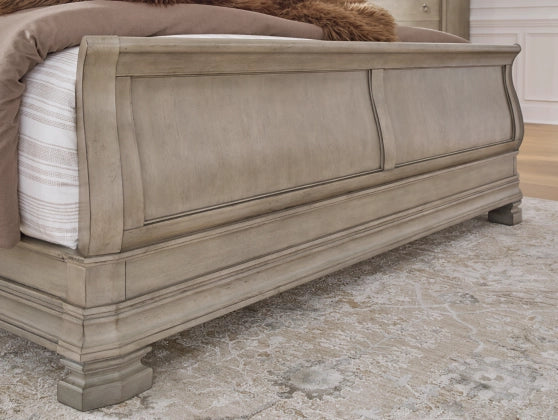 Habana Sleigh Bed with Mirrored Dresser and Nightstand