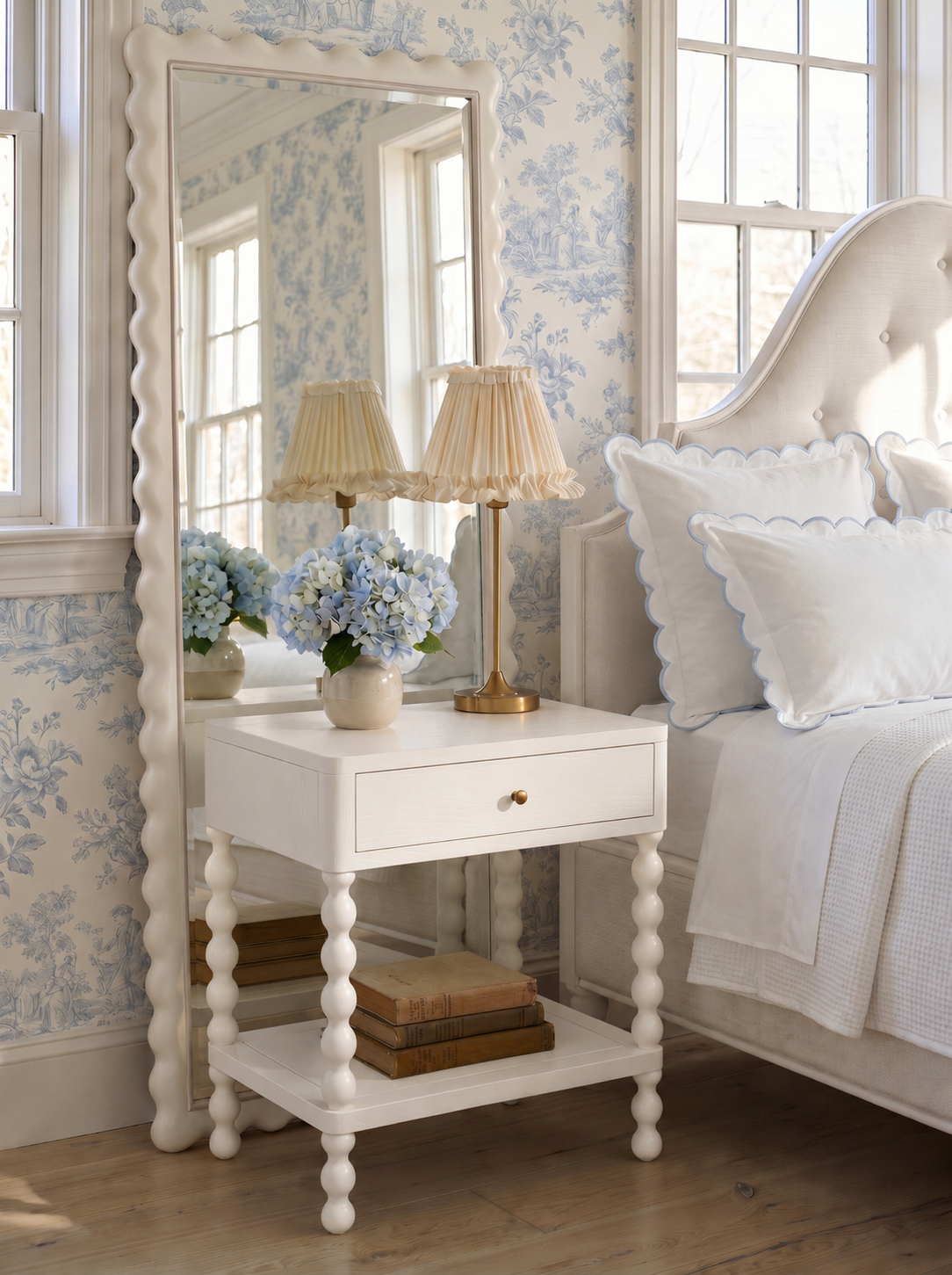 Haven QN Uph Bed-Warm White