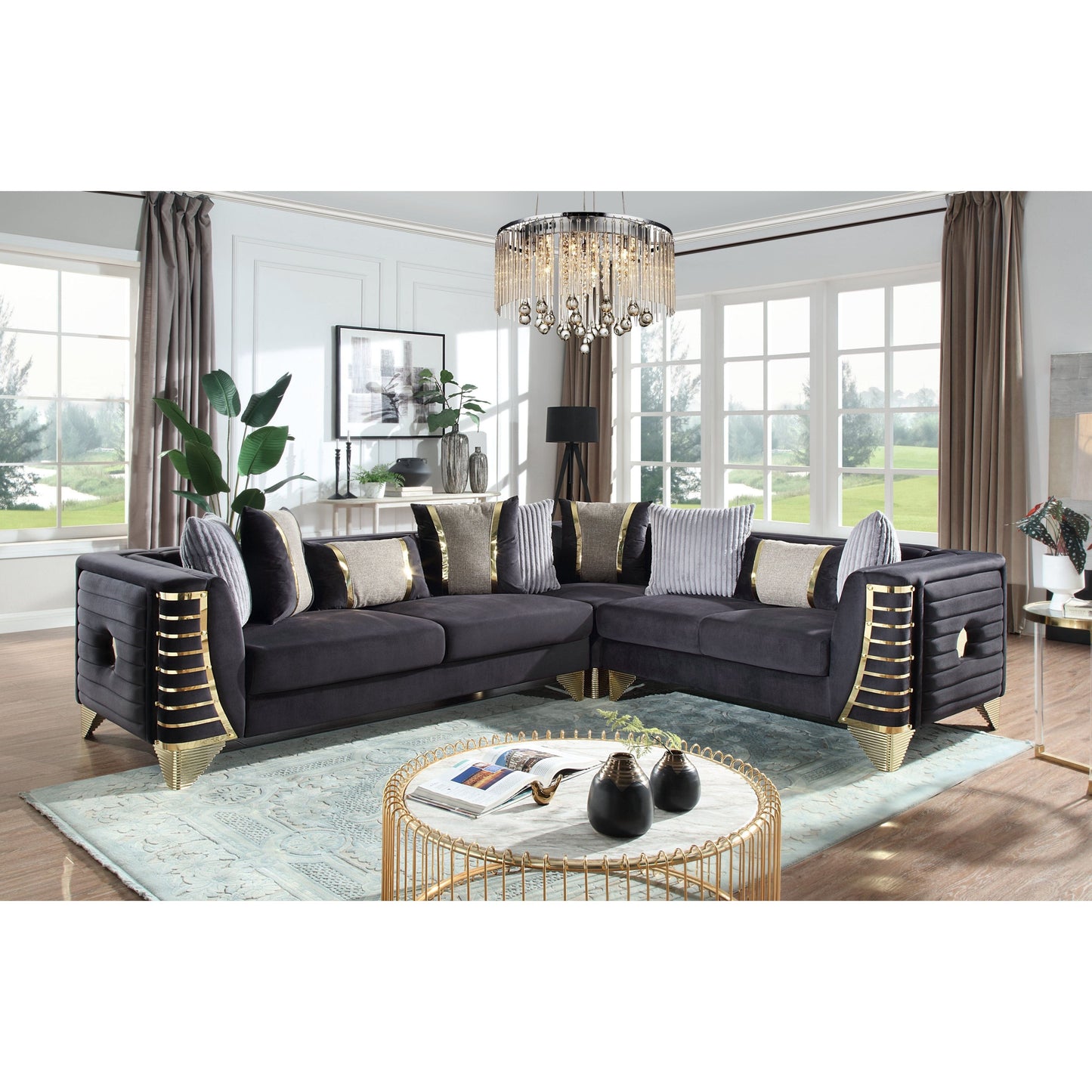Donovan (Black) Sectional