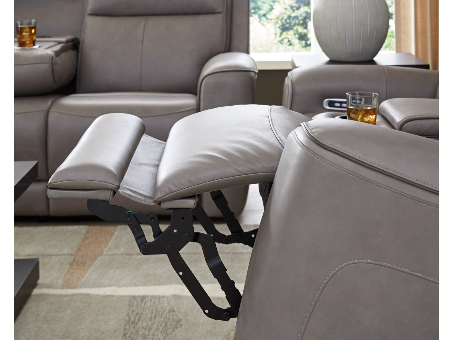 5Z-Relaxation Dual Power Leather Reclining Loveseat with Console - Coin