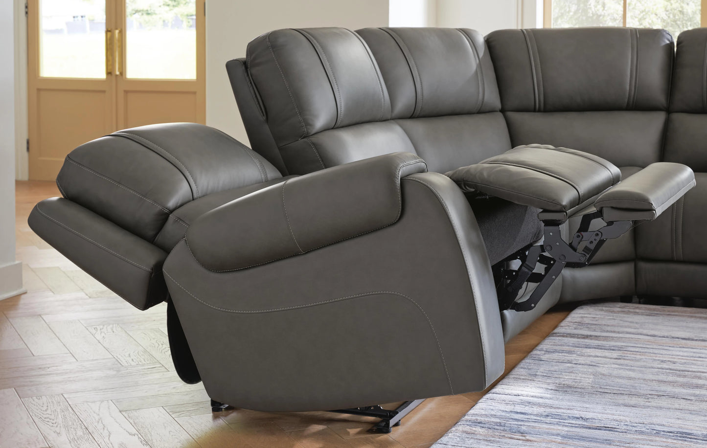 5Z-Harrenhurst 6-Piece Leather Dual Power Reclining Modular Sectional with Console