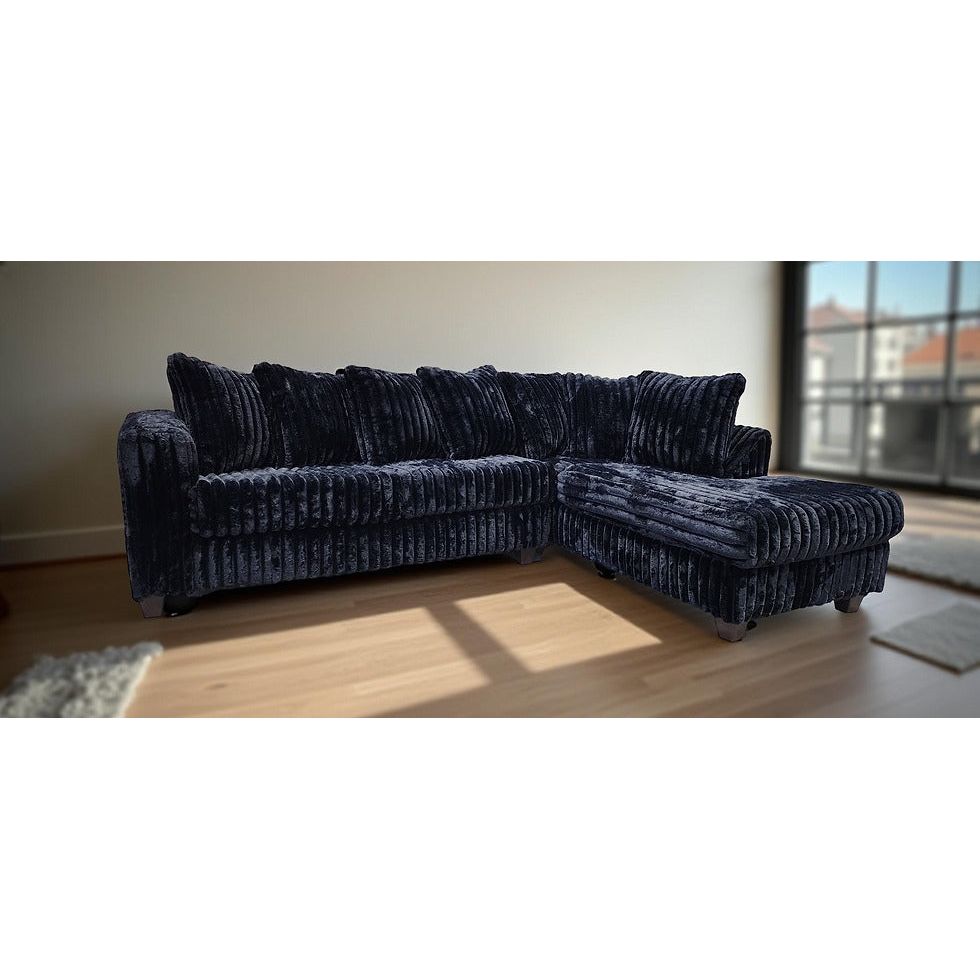 Gia Sectional (Black) Sectional